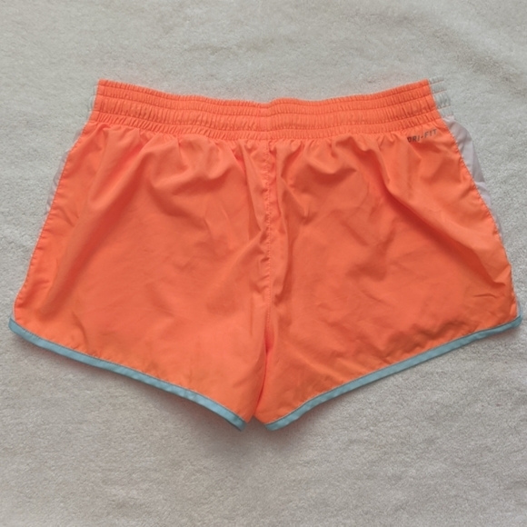 Nike DRI-FIT Shorts with Liner - Picture 3 of 9